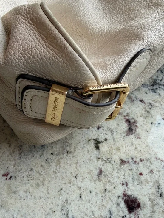 Michael Kors Cream Pebbled Leather Shoulder Bag with Gold Hardware - Picture 12 of 12